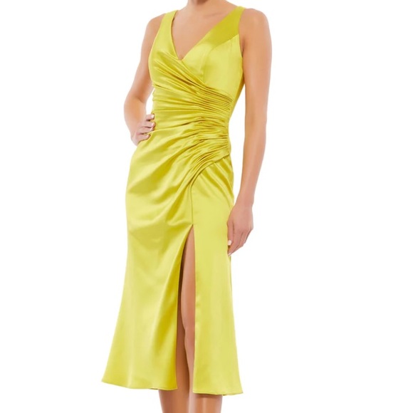 🆕IEENA For MacDuggal color Chartreuse SATIN RUCHED V NECK FAUX WRAP MIDI… - Picture 1 of 9
